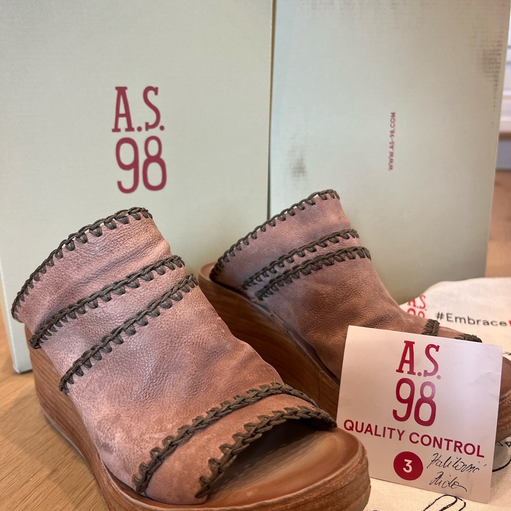 A.S 98 Nelson leather slides size 37